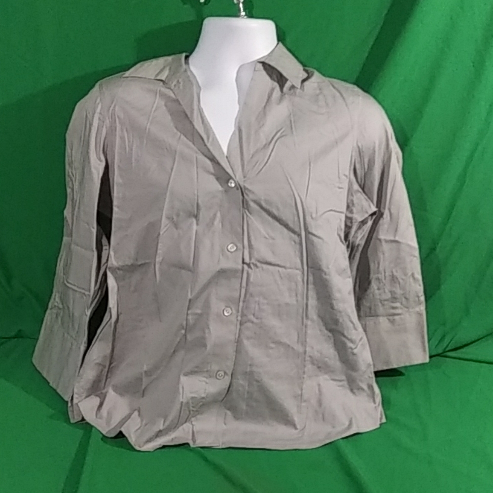 Foxcroft M gray non-iron button down shirt
